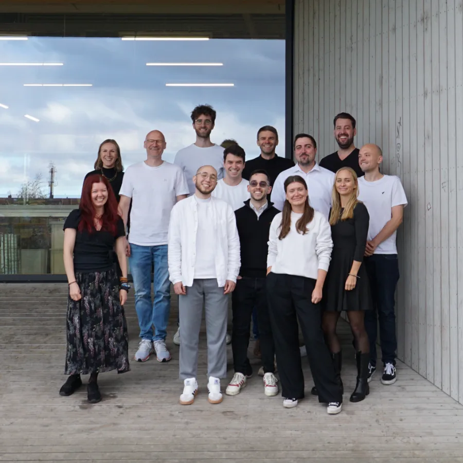 Das FoodTracks-Team vor dem Büro in Münster